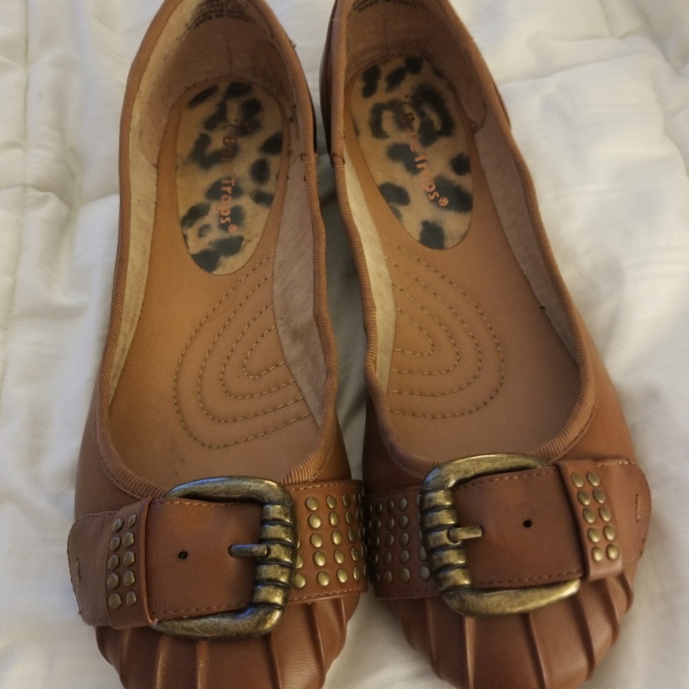 Worn once Baretraps brown buckle flats size 8.5